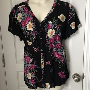EUC Torrid BlackFloral Flutter Sleeve Top 14-16